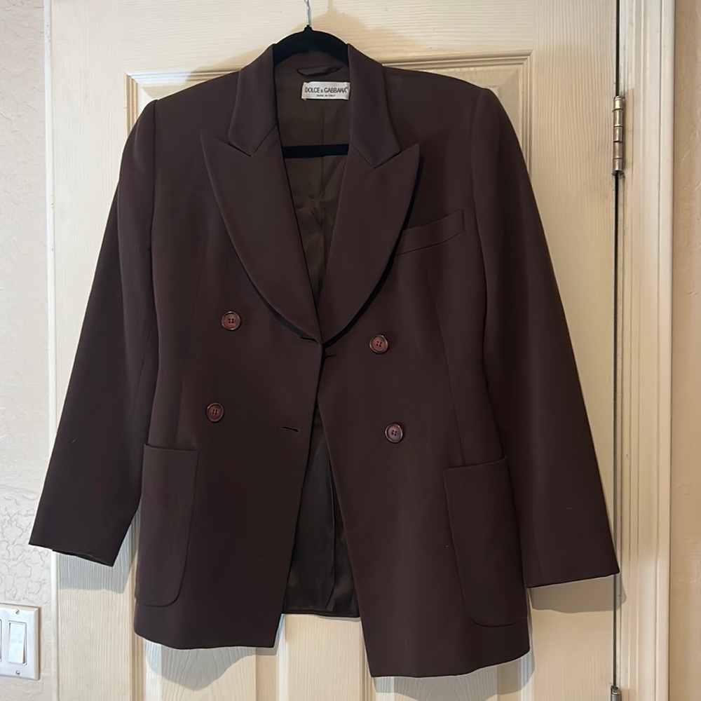 Vintage Brown Dolce blazer (small hole on right arm but can be easily fixed )